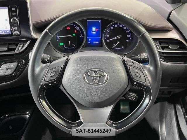 Toyota C-HR 2017-12 357843-11