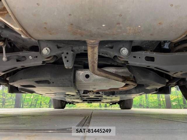 Toyota C-HR 2017-12 357843-19