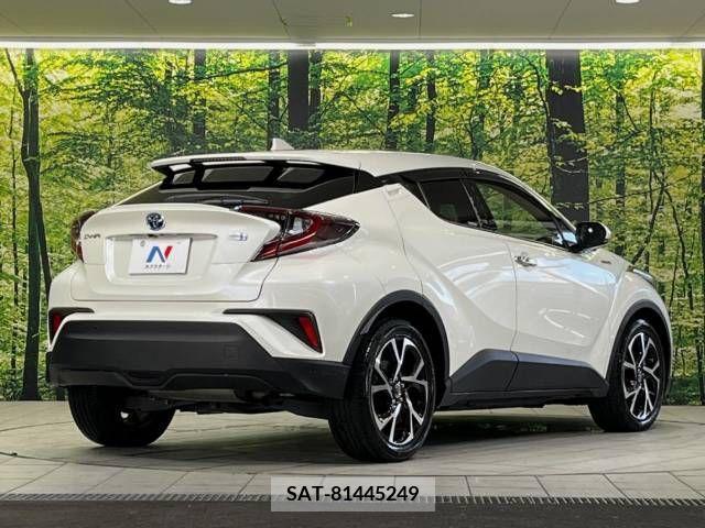 Toyota C-HR 2017-12 357843-17