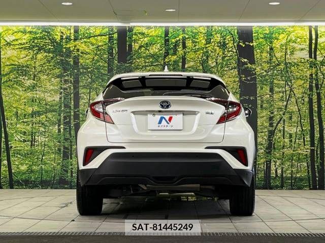 Toyota C-HR 2017-12 357843-15