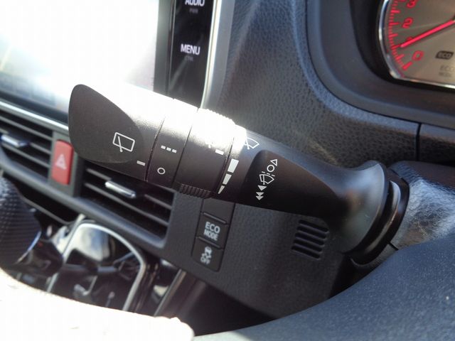 Toyota VOXY 2017-12 19752-22