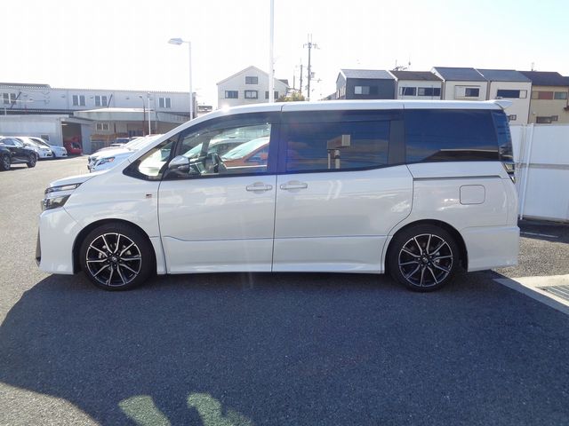 Toyota VOXY 2017-12 19752-28
