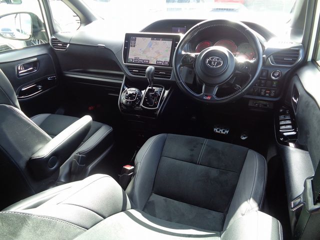Toyota VOXY 2017-12 19752-9