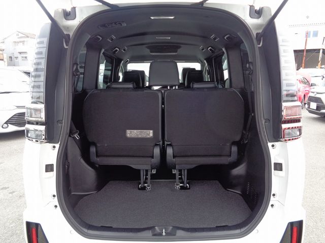 Toyota VOXY 2017-12 19752-7