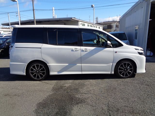 Toyota VOXY 2017-12 19752-27