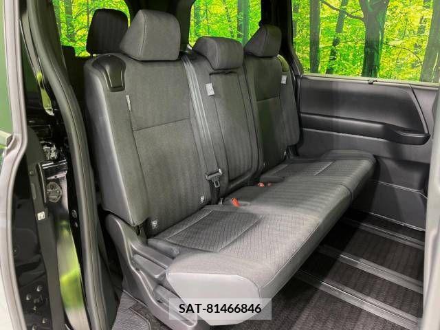 Toyota NOAH 2023-06 217403-8