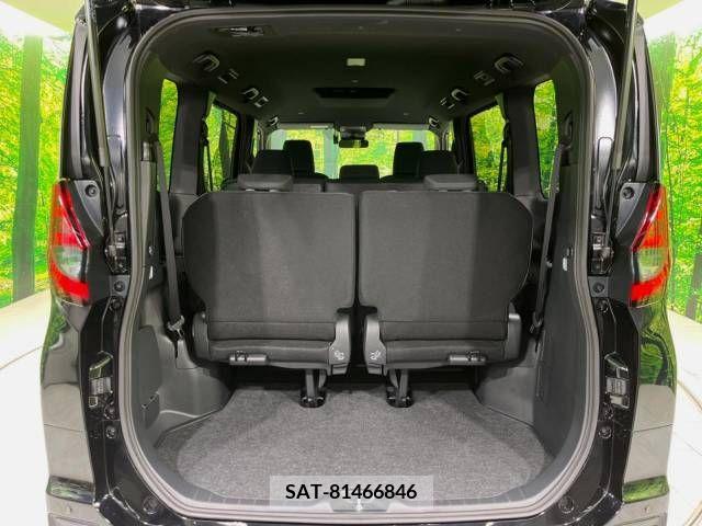 Toyota NOAH 2023-06 217403-10