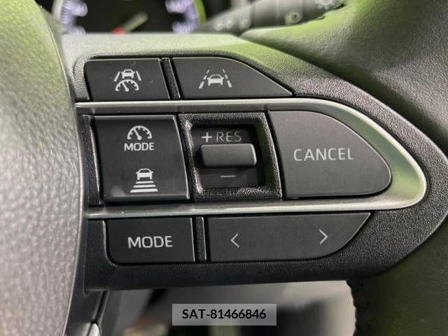 Toyota NOAH 2023-06 217403-6