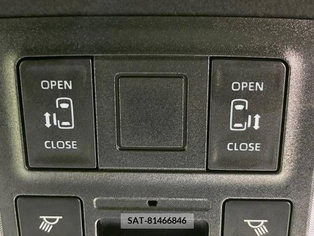 Toyota NOAH 2023-06 217403-3