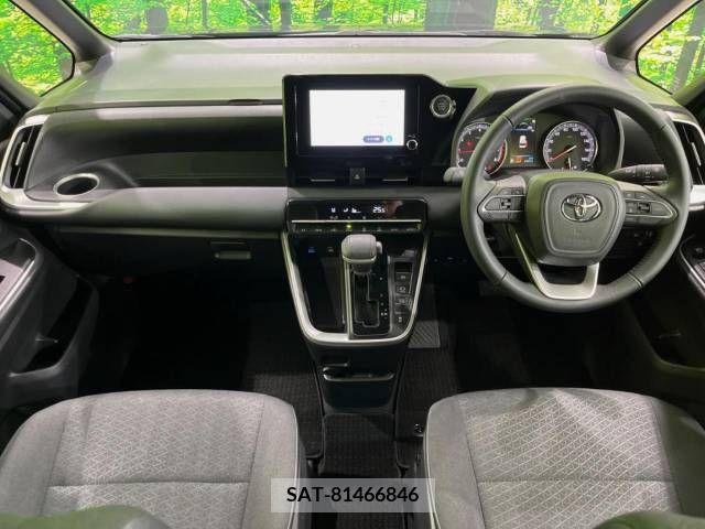 Toyota NOAH 2023-06 217403-1