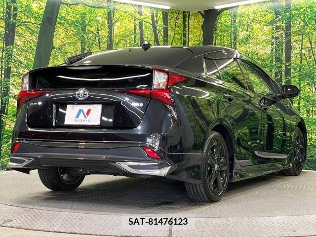 Toyota PRIUS 2021-10 282089-17