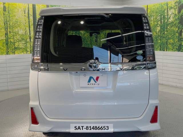 Toyota VOXY 2014-02 330794-15