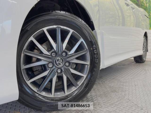 Toyota VOXY 2014-02 330794-13