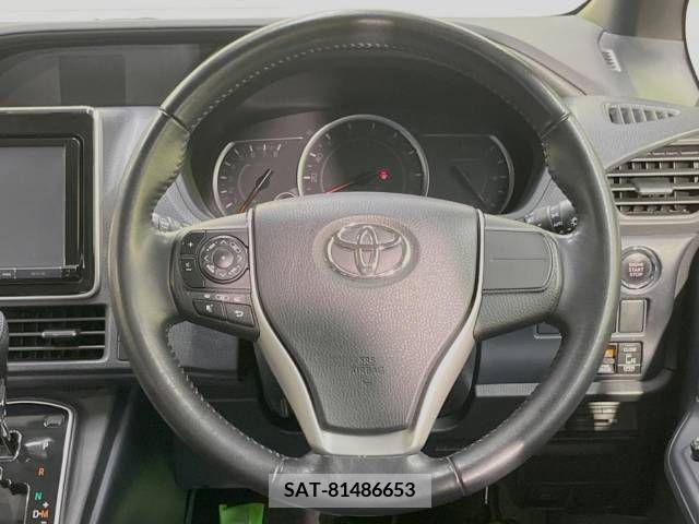 Toyota VOXY 2014-02 330794-11