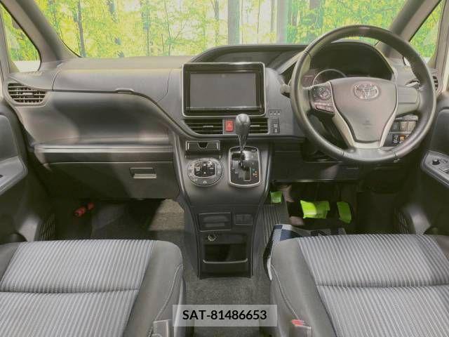 Toyota VOXY 2014-02 330794-1