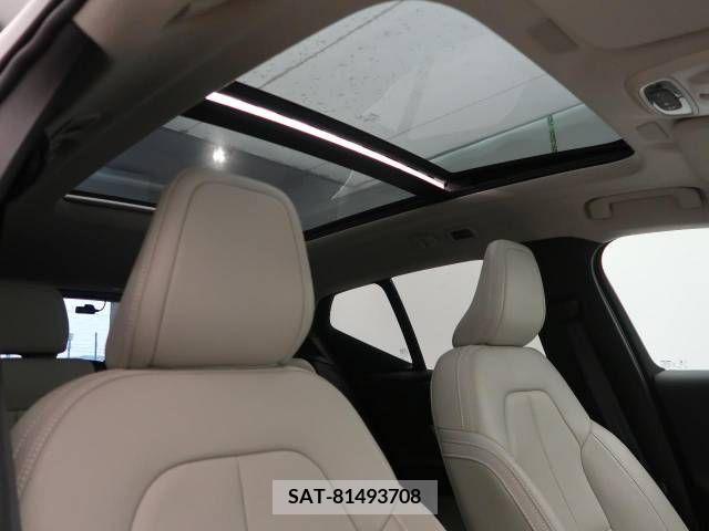 Volvo XC40 2020-11 326427-4