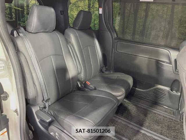Toyota VOXY 2021-10 289074-10