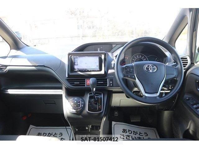 Toyota VOXY 2017-11 211664-15