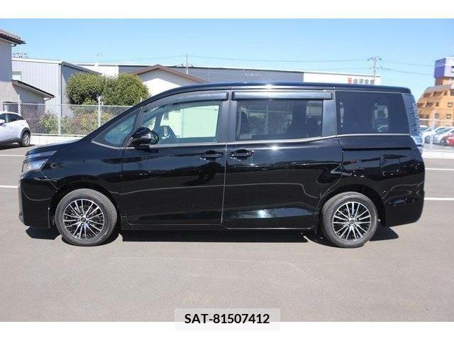 Toyota VOXY 2017-11 211664-8