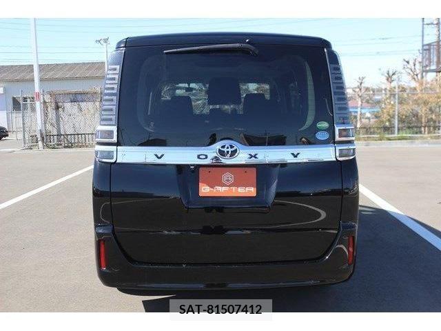 Toyota VOXY 2017-11 211664-7