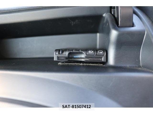 Toyota VOXY 2017-11 211664-3