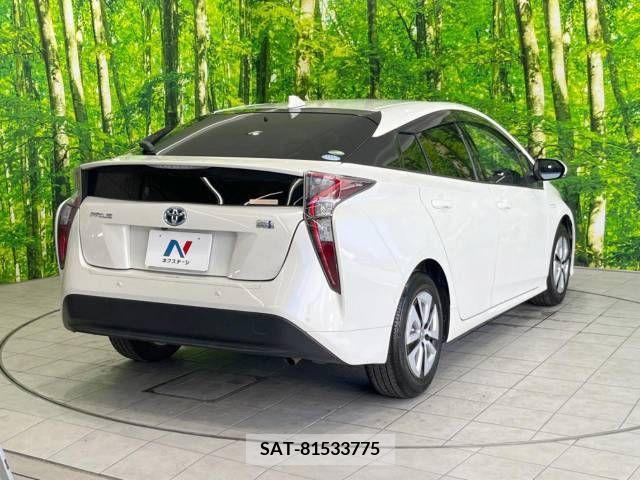 Toyota PRIUS 2016-03 366556-19