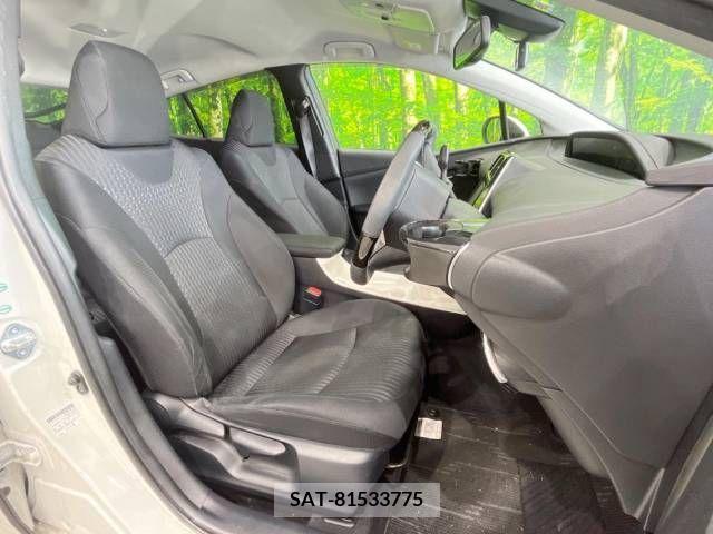 Toyota PRIUS 2016-03 366556-10