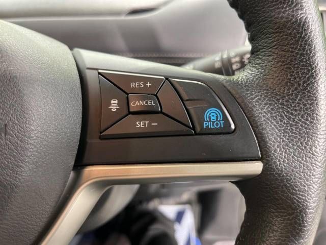 Nissan SERENA 2018-07 11960-5