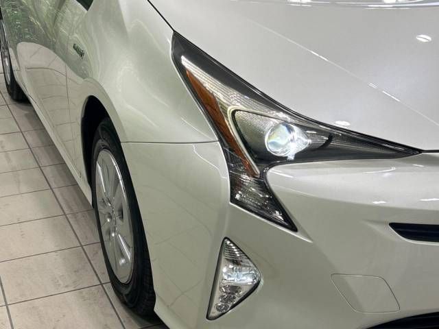 Toyota PRIUS 2017-06 12676-12