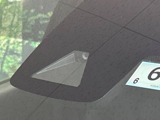Toyota PRIUS 2017-06 12676-2