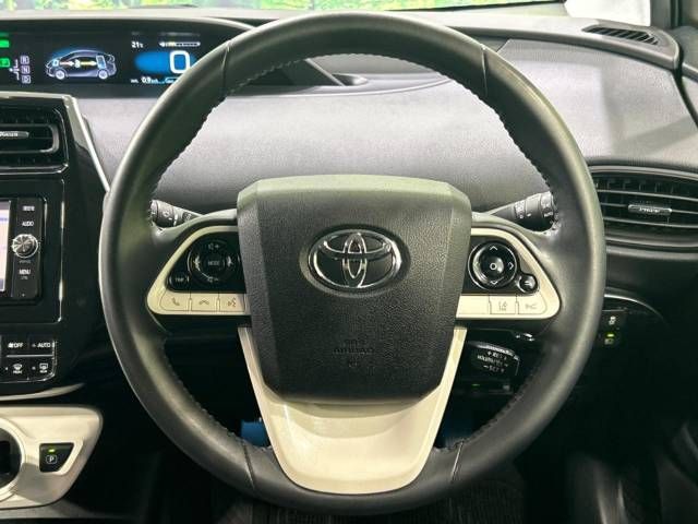 Toyota PRIUS 2017-06 12676-11