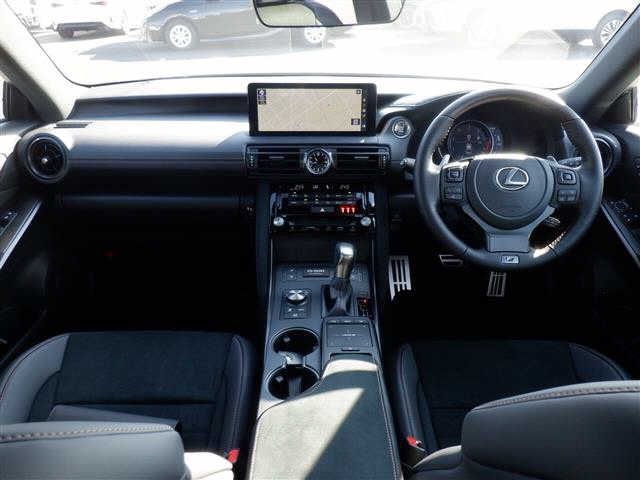 Lexus IS 2022-11 180441-1