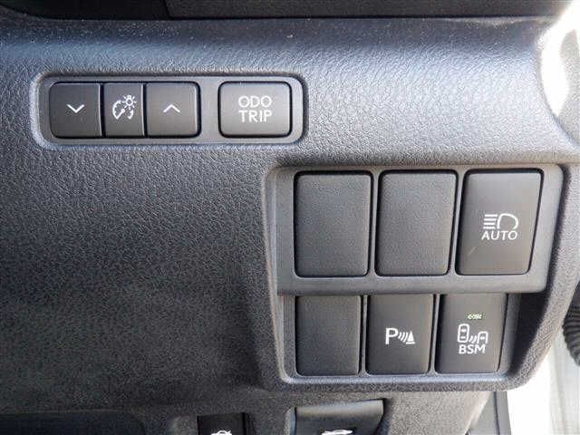 Lexus IS 2022-11 180441-6