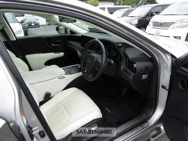 Lexus LS 2021-02 354106-7