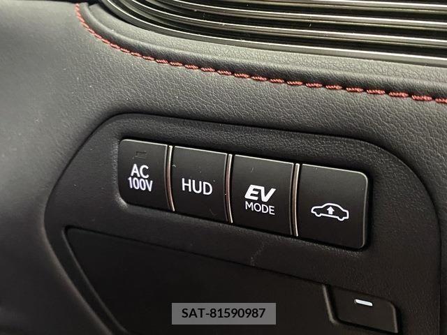Lexus LS 2023-02 214172-15