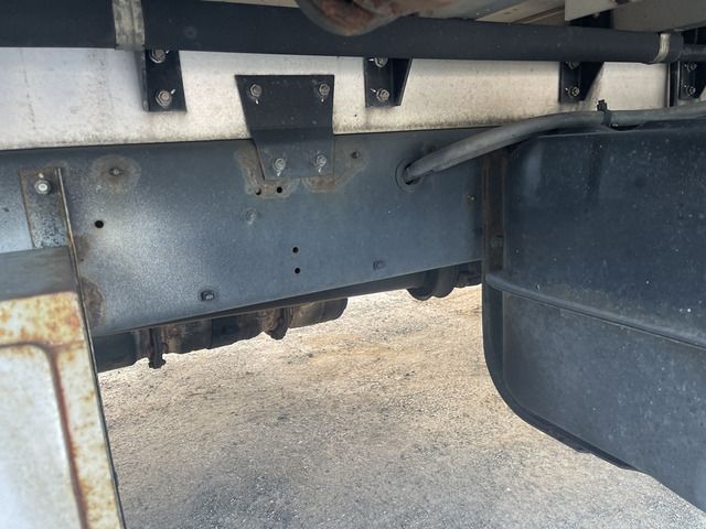 MITSUBISHI FUSO Fighter 2015-06 12-17