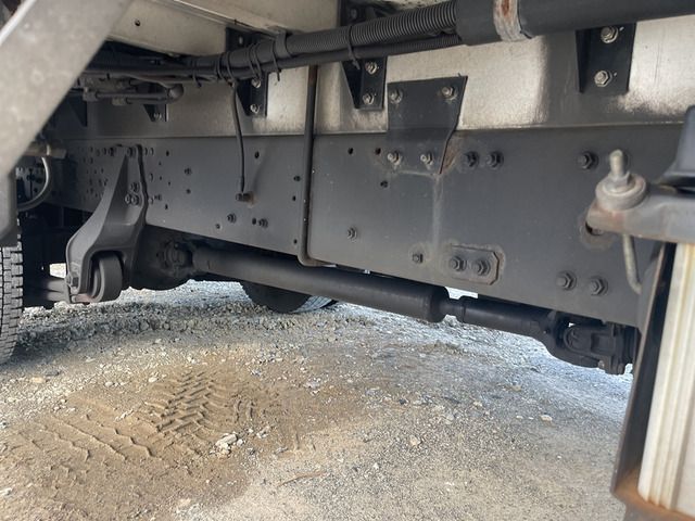MITSUBISHI FUSO Fighter 2015-06 12-14
