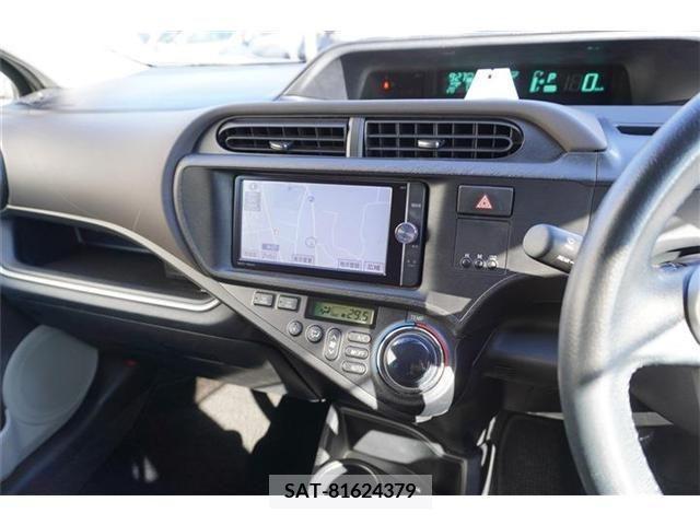 Toyota AQUA 2013-09 202707-6