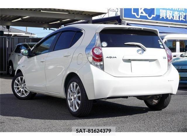 Toyota AQUA 2013-09 202707-3