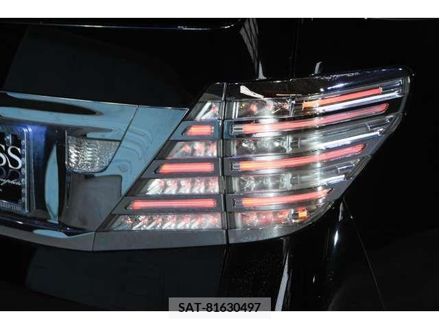 Toyota VELLFIRE 2008-12 334989-11