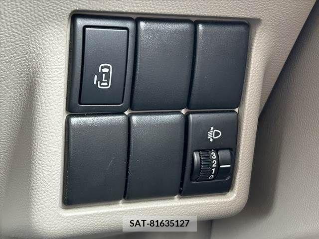 Nissan ROOX 2011-10 276136-4