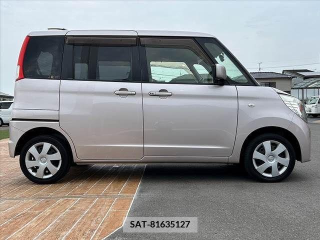 Nissan ROOX 2011-10 276136-11