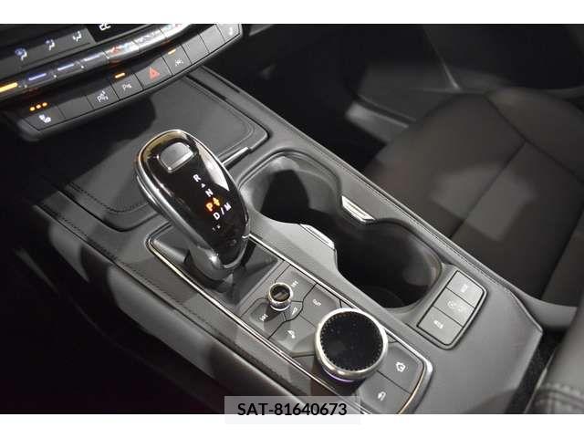 Cadillac XT4 2021-10 206464-14