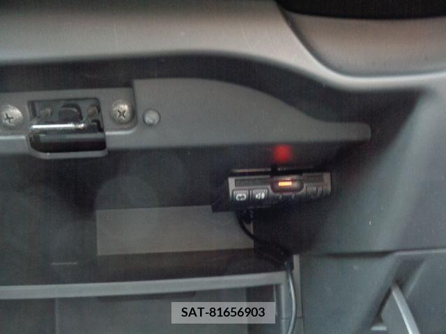 Nissan NOTE 2017-06 365502-23