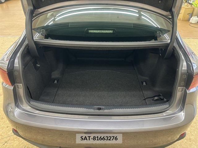 Lexus IS 2013-08 354058-11