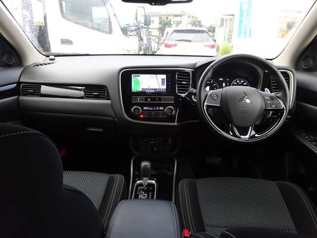 Mitsubishi OUTLANDER 2019-07 25064-1