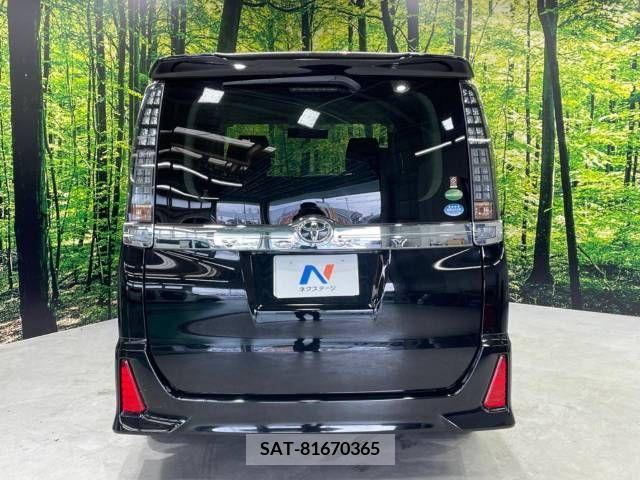 Toyota VOXY 2015-10 351602-13