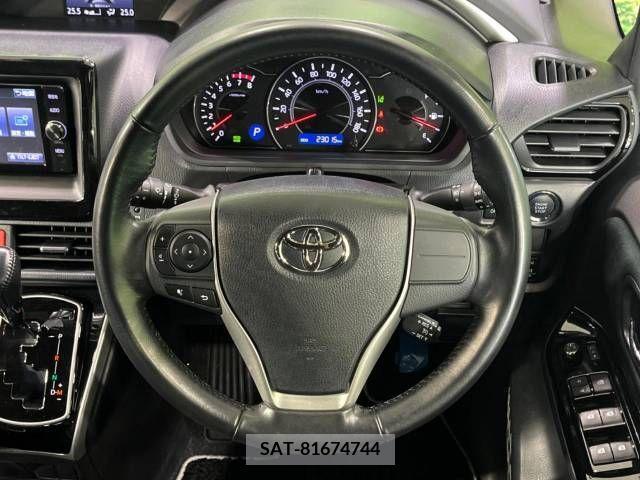 Toyota VOXY 2018-04 321709-12