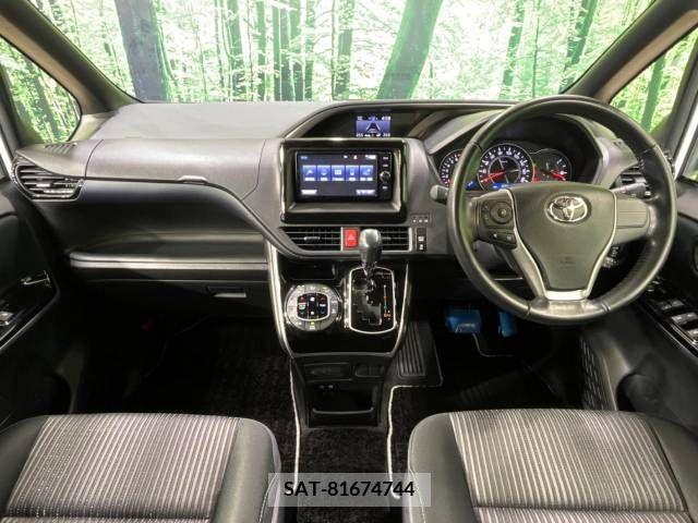 Toyota VOXY 2018-04 321709-1