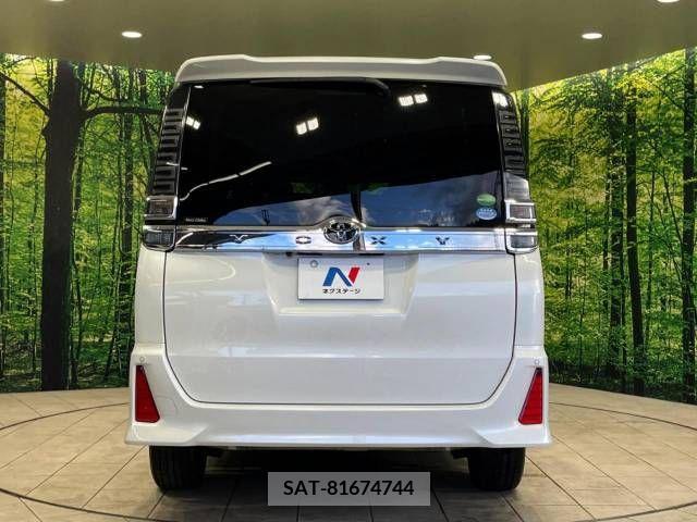 Toyota VOXY 2018-04 321709-16